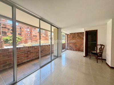 Apartamento en venta en Laureles, Medellín · foto 3 de 19