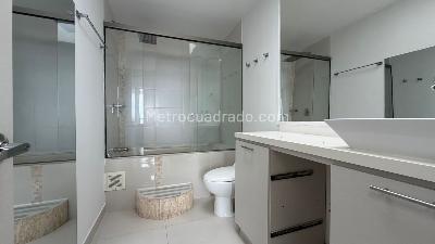Apartamento de 4 alcobas en venta en El Poblado Oviedo, Medellín, 162 m² · foto 18 de 20