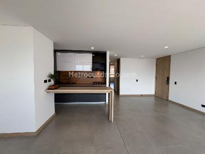 Apartamento de 3 alcobas en venta en La Castellana, Medellín, 107 m² · foto 3 de 20