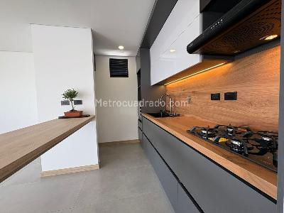 Apartamento de 3 alcobas en venta en La Castellana, Medellín, 107 m² · foto 5 de 20