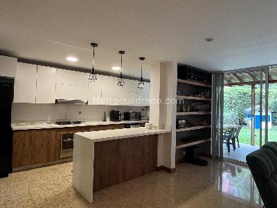 Casa de 3 alcobas en venta en Altos Del Poblado, Medellín, 180 m² · foto 3 de 20