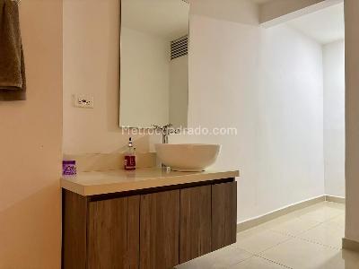 Apartamento en venta en El Poblado El Tesoro, Medellín · foto 10 de 17