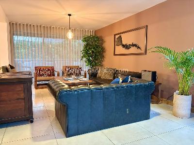 Apartamento en venta en El Poblado El Tesoro, Medellín · foto 2 de 17