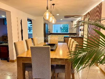 Apartamento en venta en El Poblado El Tesoro, Medellín · foto 5 de 17
