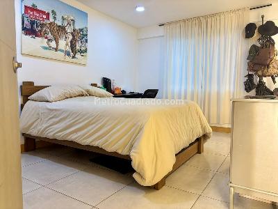Apartamento en venta en El Poblado El Tesoro, Medellín · foto 9 de 17