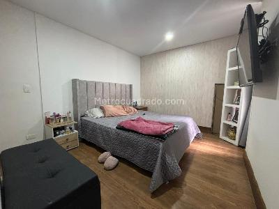Apartamento de 3 alcobas en venta en Las Lomitas, Sabaneta, 100 m² · foto 12 de 18