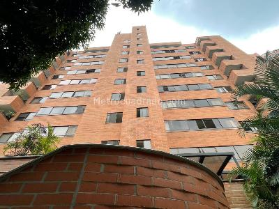 Apartamento en venta en Castropol, Medellín · foto 2 de 19