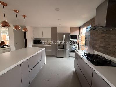 Apartamento de 4 alcobas en venta en Belen La Mota, Medellín, 153 m² · foto 2 de 20