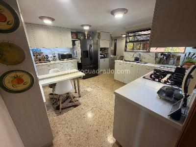 Apartamento de 3 alcobas en venta en El Poblado Castropol, Medellín, 224 m² · foto 7 de 20
