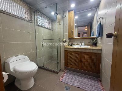 Apartamento de 3 alcobas en venta en El Poblado Castropol, Medellín, 224 m² · foto 12 de 20