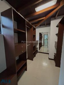 Casa de 5 alcobas en venta en El Salado, Envigado, 400 m² · foto 9 de 16