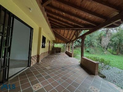 Casa de 5 alcobas en venta en El Salado, Envigado, 400 m² · foto 14 de 16