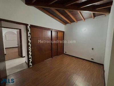 Casa de 5 alcobas en venta en El Salado, Envigado, 400 m² · foto 2 de 16