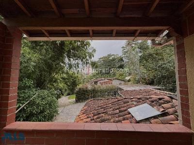 Casa de 5 alcobas en venta en El Salado, Envigado, 400 m² · foto 4 de 16