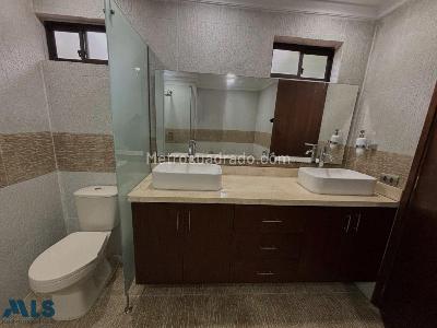Casa de 5 alcobas en venta en El Salado, Envigado, 400 m² · foto 6 de 16