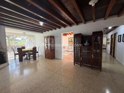 Casa de 4 alcobas en venta en Alto Del Escobero, Envigado, 977 m² · foto 14 de 16