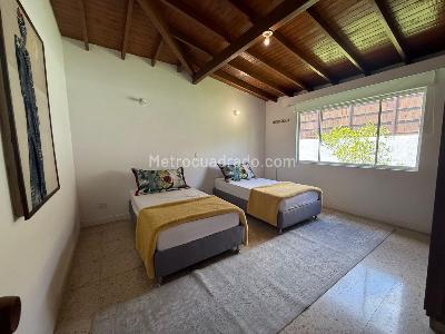 Casa de 4 alcobas en venta en Alto Del Escobero, Envigado, 977 m² · foto 9 de 16