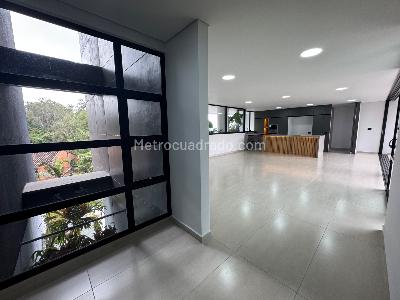 Apartamento en venta en El Poblado El Tesoro, Medellín · foto 19 de 20