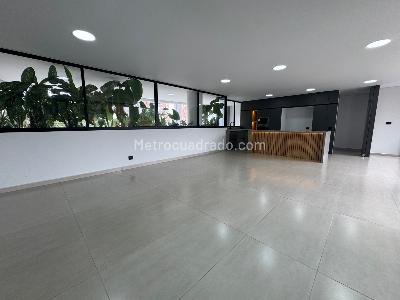 Apartamento en venta en El Poblado El Tesoro, Medellín · foto 2 de 20