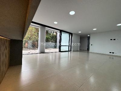 Apartamento en venta en El Poblado El Tesoro, Medellín · foto 5 de 20
