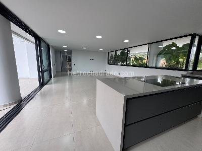 Apartamento en venta en El Poblado El Tesoro, Medellín · foto 6 de 20
