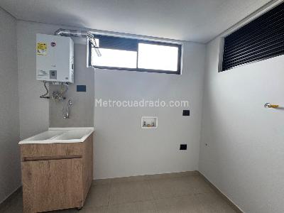 Apartamento en venta en El Poblado El Tesoro, Medellín · foto 8 de 20