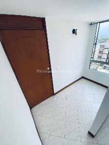 Apartaestudio en venta en El Velodromo, Medellín, 33 m² · foto 6 de 11
