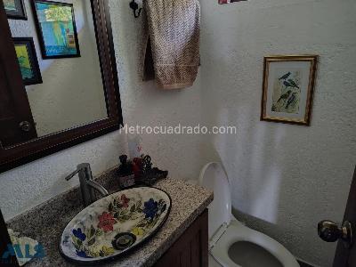 Casa de 5 alcobas en venta en Santa Elena, Medellín · foto 11 de 20