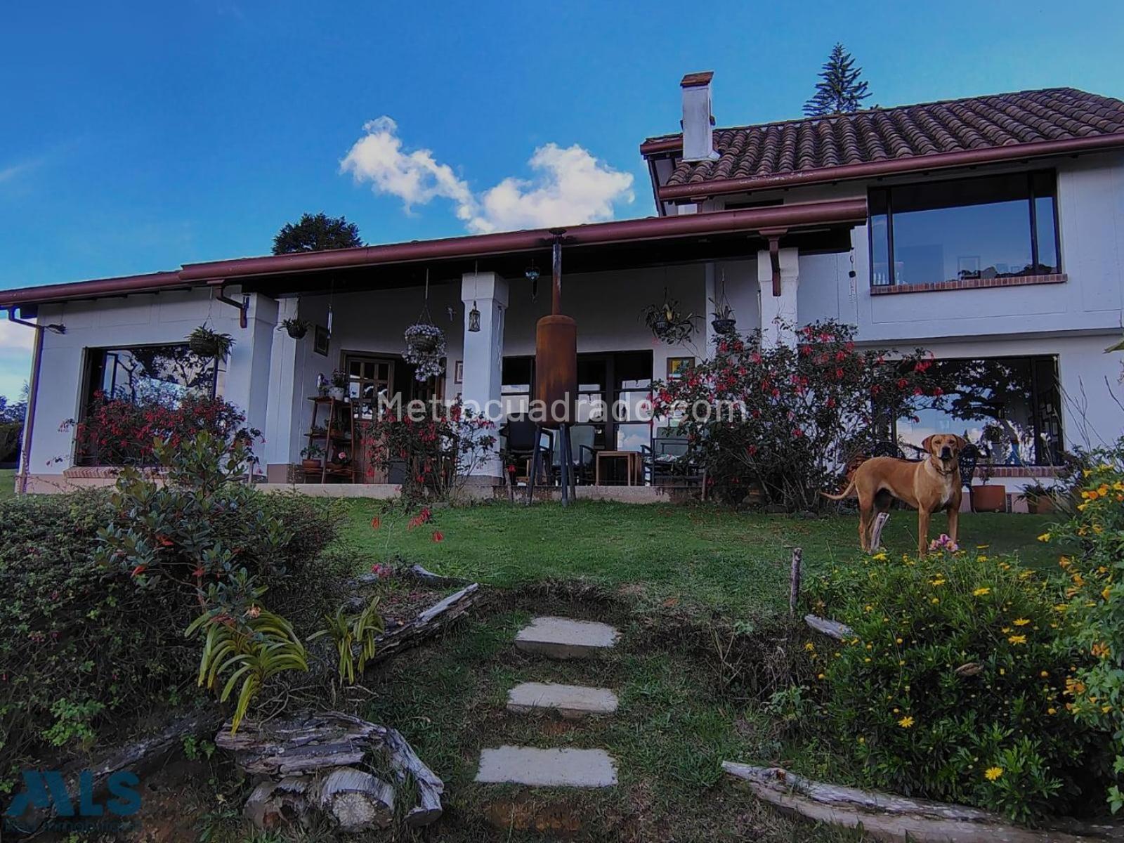 Casa de 5 habitaciones en venta en Santa Elena, Medellín — imagen 1 de 20