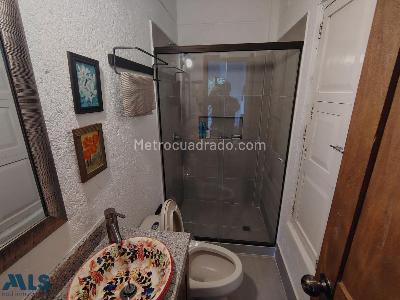 Casa de 5 alcobas en venta en Santa Elena, Medellín · foto 3 de 20