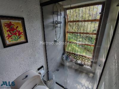 Casa de 5 alcobas en venta en Santa Elena, Medellín · foto 4 de 20