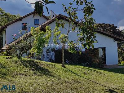 Casa de 5 alcobas en venta en Santa Elena, Medellín · foto 9 de 20