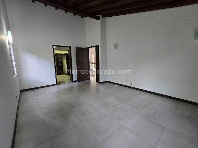 Casa de 3 alcobas en venta en Loma De Los Benedictos, Envigado, 274 m² · foto 14 de 20