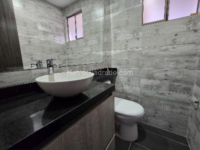Casa de 3 alcobas en venta en Loma De Los Benedictos, Envigado, 274 m² · foto 8 de 20