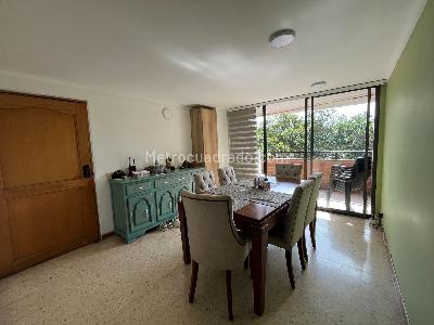 Apartamento de 3 alcobas en venta en Poblado La Frontera, Medellín, 110 m² · foto 2 de 13