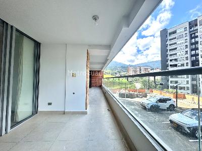 Apartamento en venta en Loma De Las Brujas, Envigado · foto 2 de 16