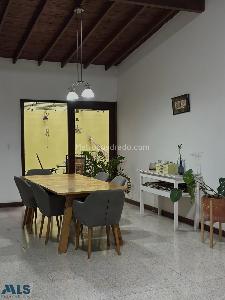 Casa de 5 alcobas en venta en Conquistadores, Medellín, 250 m² · foto 5 de 20