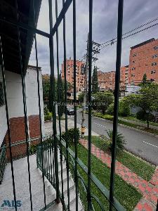 Casa de 5 alcobas en venta en Conquistadores, Medellín, 250 m² · foto 7 de 20