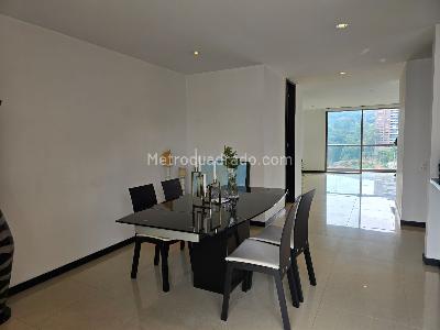 Apartamento de 2 alcobas en venta en El Poblado, Medellín, 189 m² · foto 14 de 20