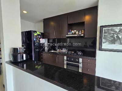 Apartamento de 2 alcobas en venta en El Poblado, Medellín, 189 m² · foto 15 de 20