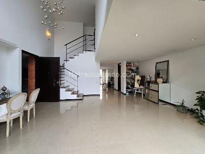 Apartamento de 2 alcobas en venta en El Poblado, Medellín, 189 m² · foto 17 de 20