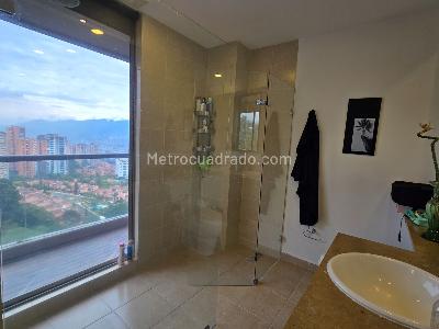 Apartamento de 2 alcobas en venta en El Poblado, Medellín, 189 m² · foto 20 de 20