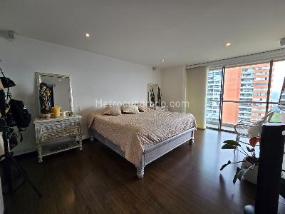Apartamento de 2 alcobas en venta en El Poblado, Medellín, 189 m² · foto 6 de 20