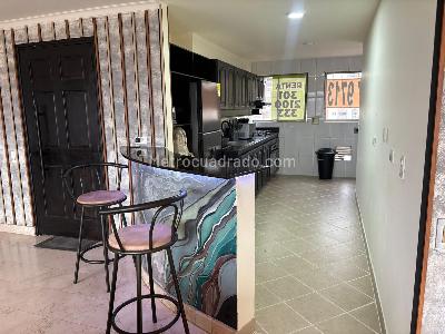 Apartamento de 3 alcobas en venta en Lalinde, Medellín, 158 m² · foto 3 de 20