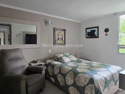 Apartamento de 3 alcobas en venta en El Poblado Manila, Medellín, 74 m² · foto 10 de 17