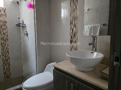 Apartamento de 3 alcobas en venta en El Poblado Manila, Medellín, 74 m² · foto 17 de 17