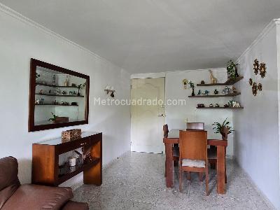 Apartamento de 3 alcobas en venta en El Poblado Manila, Medellín, 74 m² · foto 5 de 17