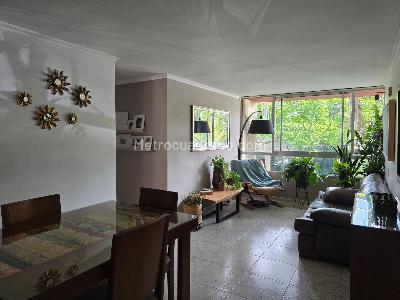 Apartamento de 3 alcobas en venta en El Poblado Manila, Medellín, 74 m² · foto 6 de 17