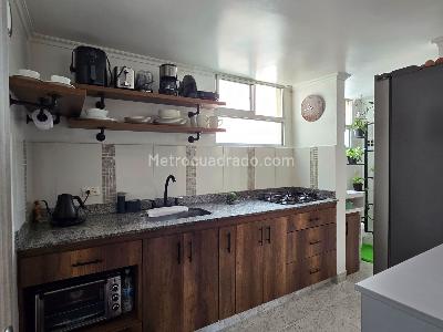 Apartamento de 3 alcobas en venta en El Poblado Manila, Medellín, 74 m² · foto 2 de 17