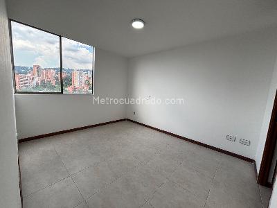Apartamento de 3 alcobas en venta en El Poblado Loma De Los Parra, Medellín, 76 m² · foto 10 de 11